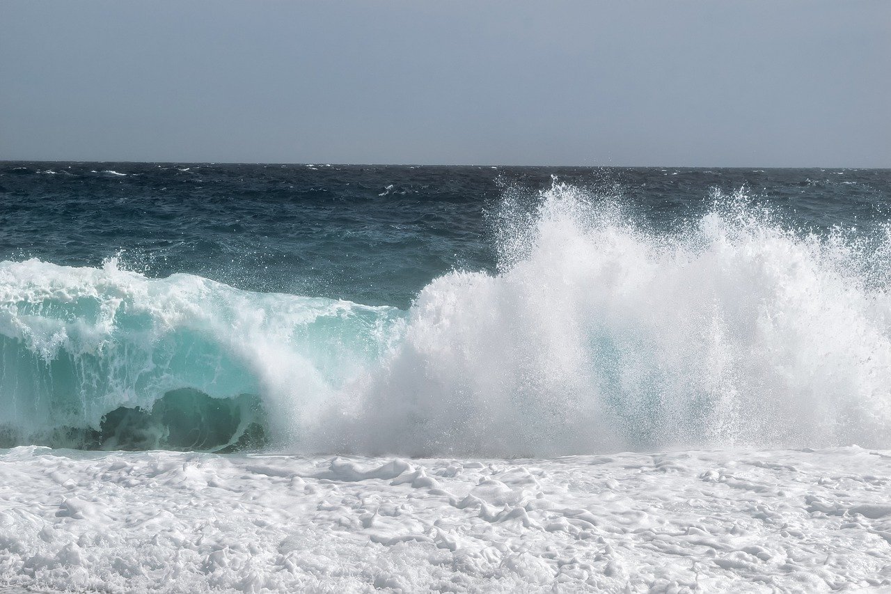 seascape, wave, foam-7970569.jpg